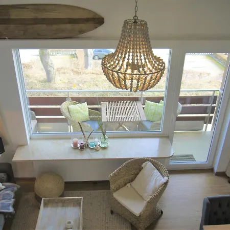 Sea View Apartment *